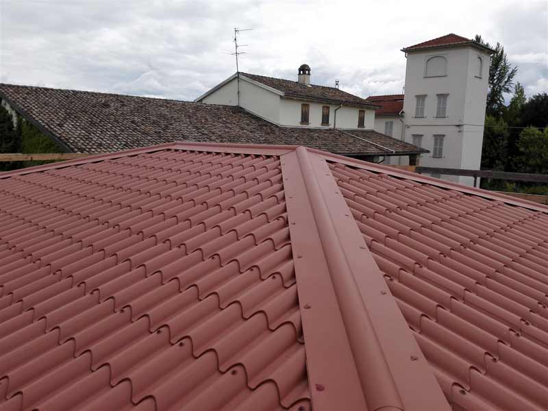Rimozione amianto e nuova copertura in pannelli coibentati a Parma